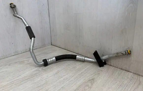 Audi A4 S4 B7 8E 8H Air conditioning (A/C) pipe/hose 8E1260712A