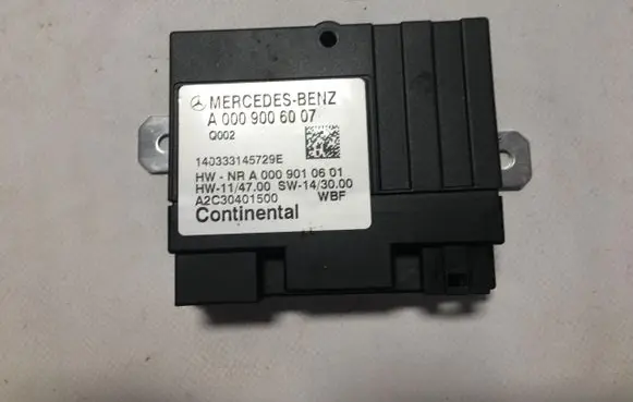 Mercedes-Benz C W205 Fuel pump relay A0009006007
