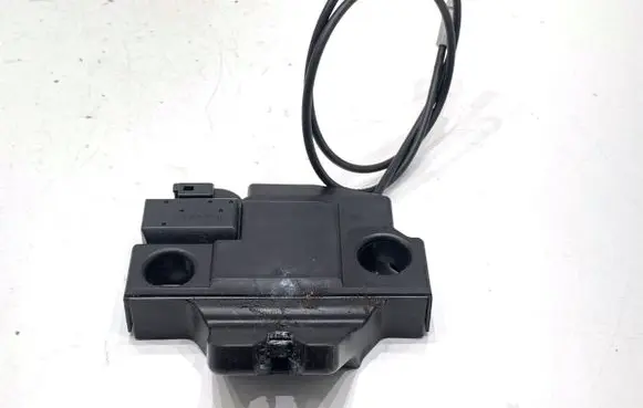 Toyota Camry VIII XV70 Tailgate exterior lock 