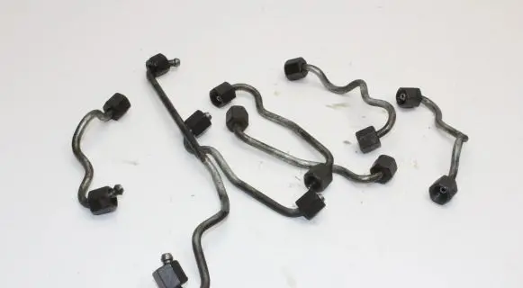 BMW 3 E92 E93 Fuel injector supply line/pipe 