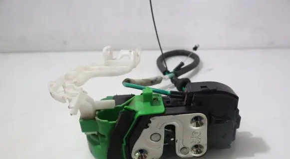 Hyundai i40 Front door lock