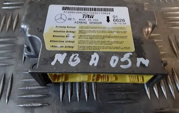Mercedes-Benz A W169 Airbag control unit/module A1698206626