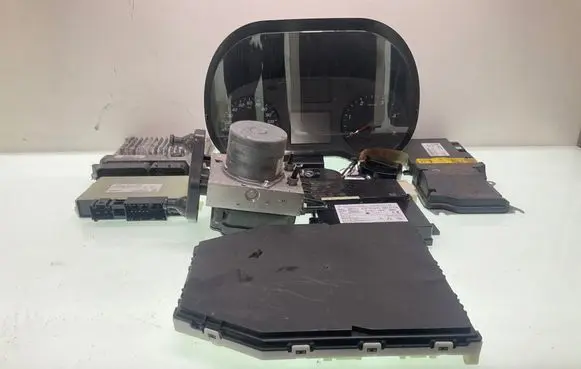 Mercedes-Benz Sprinter W907 W910 Engine ECU kit and lock set A6519007103 A6519016002