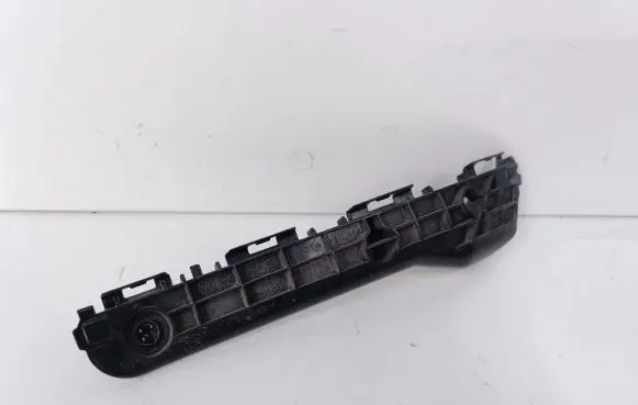 Toyota Prius c Rear bumper mounting bracket 5257552180