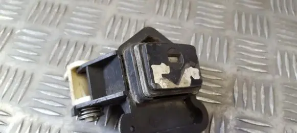 Peugeot 406 Tailgate exterior lock 