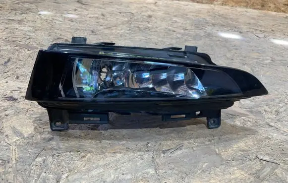 Skoda Scala Front fog light 657941700 S2505S006-I