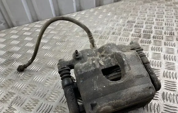Nissan Navara D23 Front brake caliper 