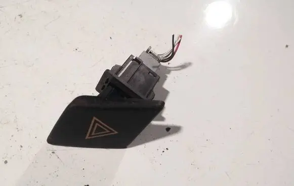 Toyota Yaris Hazard light switch