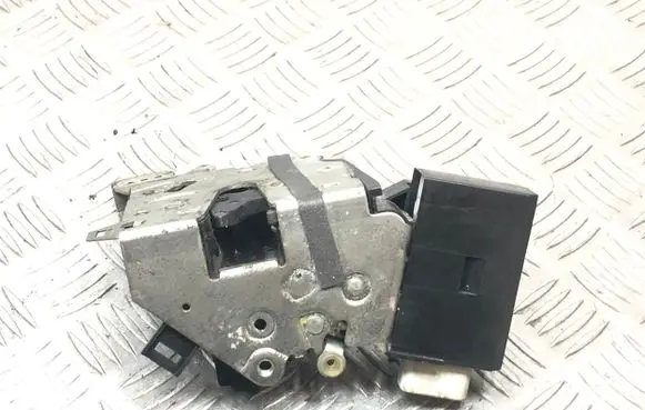 BMW 5 E39 Front door lock 40620751