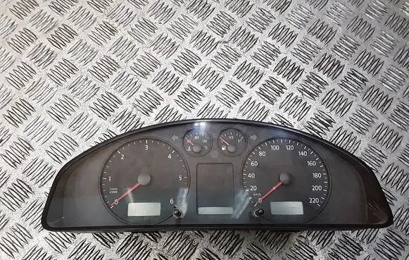 Volkswagen Transporter - Caravelle T5 Speedometer (instrument cluster) 88311346
