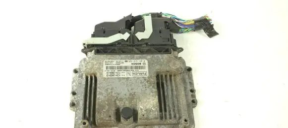 Ford Focus Engine control unit/module ECU 0261S18425 TNJ1