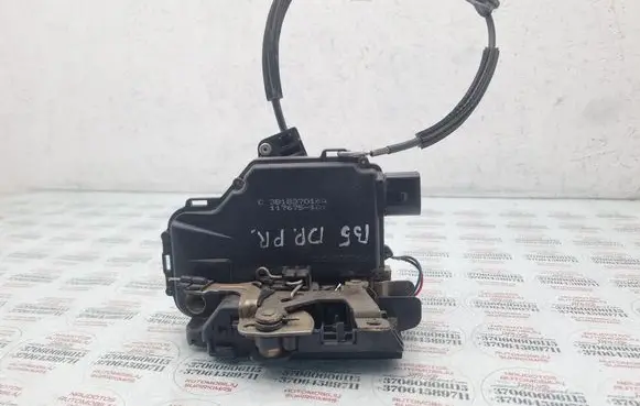Volkswagen PASSAT B5 Front door lock 3B1837016A