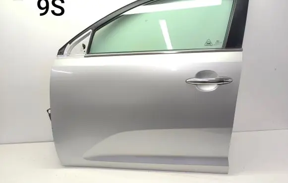 KIA Sportage Front door