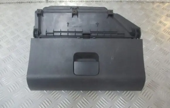 Volkswagen Polo IV 9N3 Glove box 6Q1857097AJ