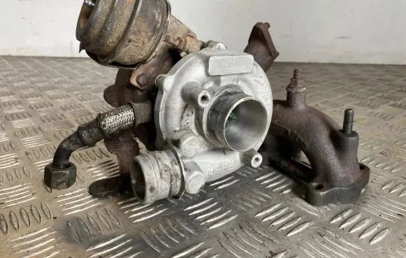 Volkswagen Sharan Turbo 03G253016E GT1749V 7136736