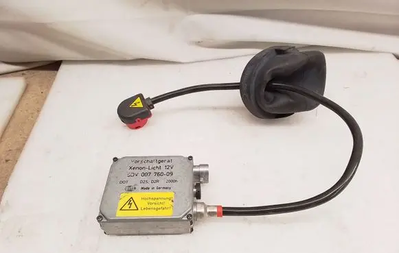 BMW 5 E39 Headlight ballast module Xenon 5DV00776009