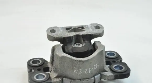 Volvo S80 Engine mount bracket 6G927M121NF