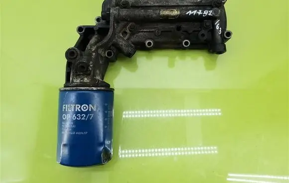 Engine oil radiator
