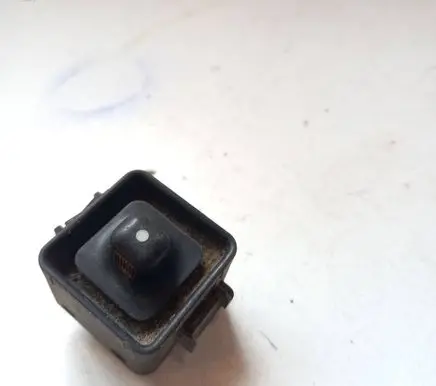 Wing mirror switch