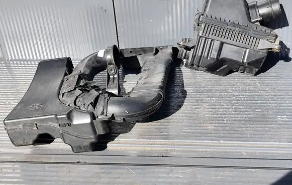 Hyundai i20 (GB IB) Air intake duct part 28220C8200 28210C8200