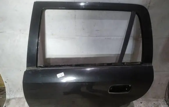 Opel Astra G Rear door juodos