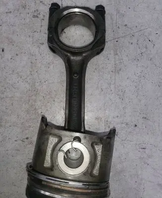Opel Monterey Piston with connecting rod FM3281