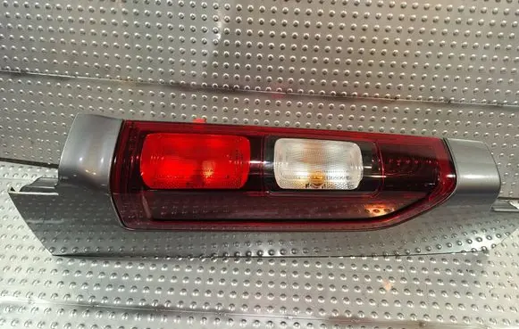 Renault Trafic III (X82) Rear/tail lights S25053786 265A19592R