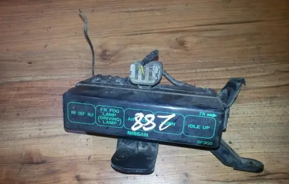 Mazda 3 I Fuse box set 71542059
