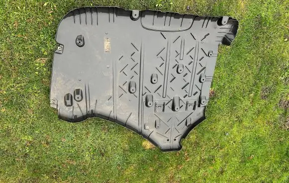 Mercedes-Benz S W223 Engine splash shield/under tray A2235933400