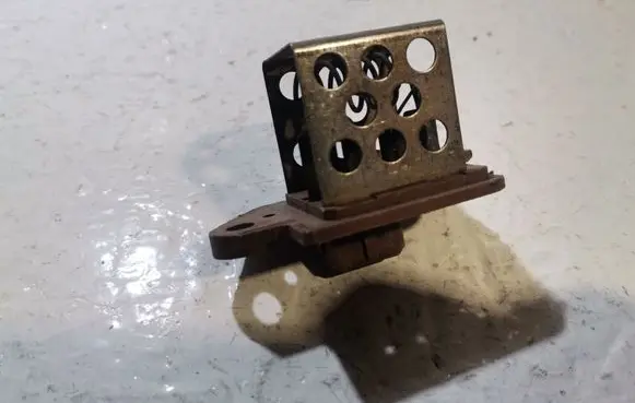 Peugeot 607 Coolant fan relay 9641212680