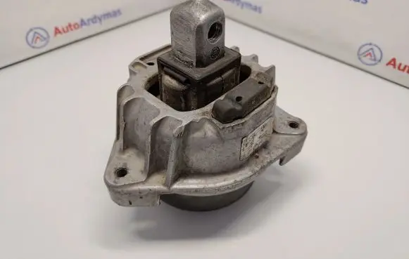 BMW 7 F01 F02 F03 F04 Engine mount bracket 6797183 22116797183 22116777373
