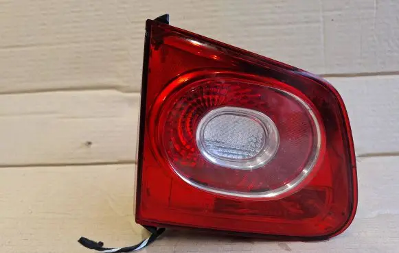 Volkswagen Tiguan Tailgate rear/tail lights 5N0945093B 00969201656 0D9945003B