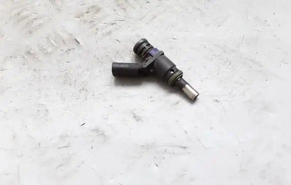Mercedes-Benz A W169 Fuel injector A0000788749 6364C05459