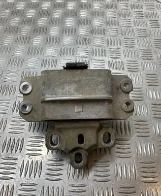 Audi A3 S3 A3 Sportback 8P Engine mount bracket 1K0199555