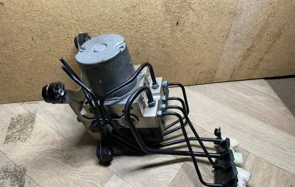 BMW 7 F01 F02 F03 F04 ABS Pump 6796794 34516796794 3451679679401