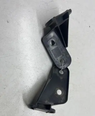 BMW 3 E36 Front bumper mounting bracket 81225781 81225771