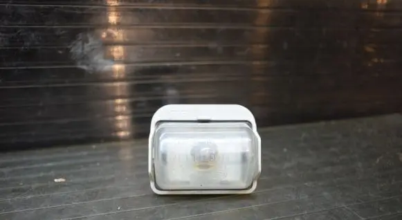 Mazda CX-7 Number plate light 13061971