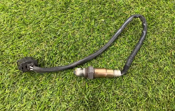 Mercedes-Benz S AMG W221 Lambda probe sensor 0045420818