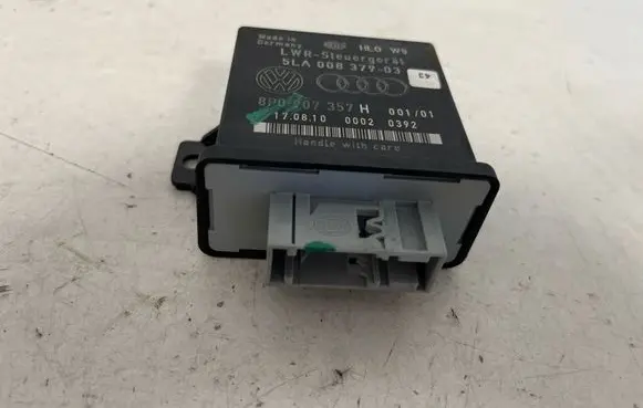 Audi Q7 4L Light module LCM 8P0907357H
