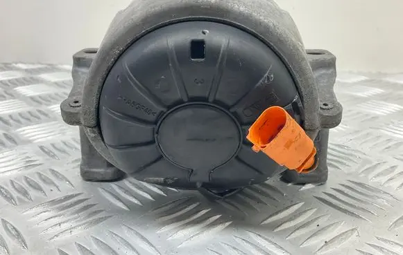 Engine mount bracket