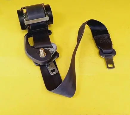 Rear seatbelt