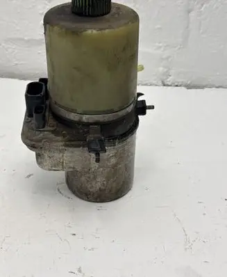 Skoda Fabia Mk2 (5J) Power steering pump 6R0423156