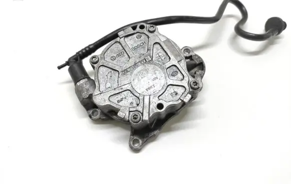 Audi Q3 8U Vacuum pump 03L145100