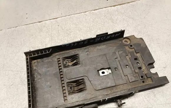 Ford Mondeo MK V Battery tray DG9310723A