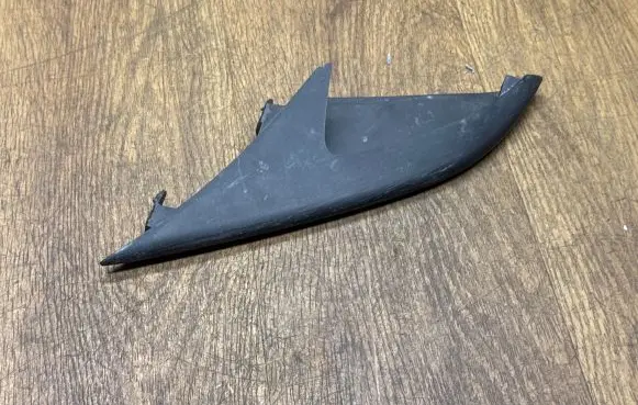 Porsche Macan (95B) Front bumper splitter molding 95B807878