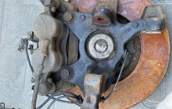 Mercedes-Benz Vito Viano W447 Front wheel hub brak