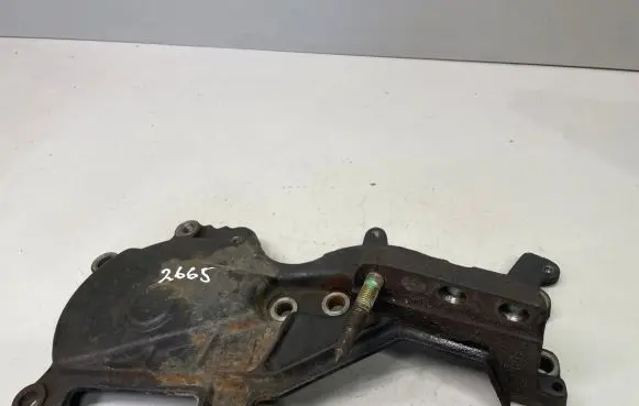 Toyota RAV 4 (XA20) Engine mounting bracket