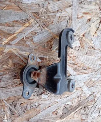 Renault Koleos I Intercooler pipe mounting bracket AV90446