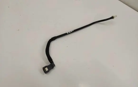 Peugeot 1007 Fuel line pipe