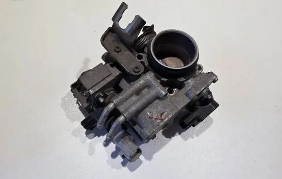Lexus IS 200-300 Throttle valve 2203070020
